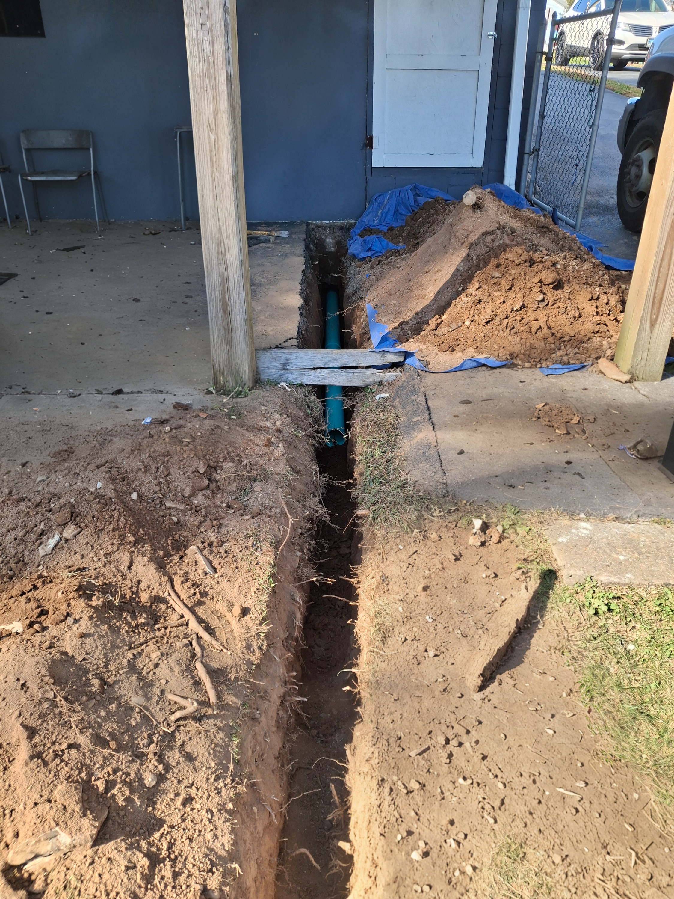 Gravity drainage system installation